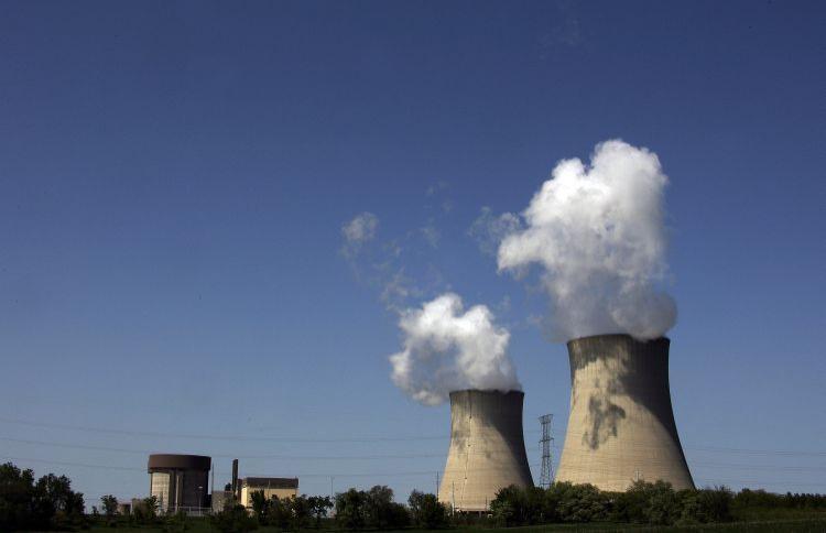 The Exelon Byron Nuclear Generating Stations running at full capacity in Byron, Illinois, on May 12, 2007. (Jeff Haynes/AFP/Getty Images)