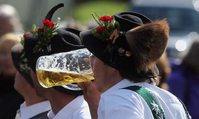 Happy Oktoberfest! Tapping into the Health Benefits of Organic Beer