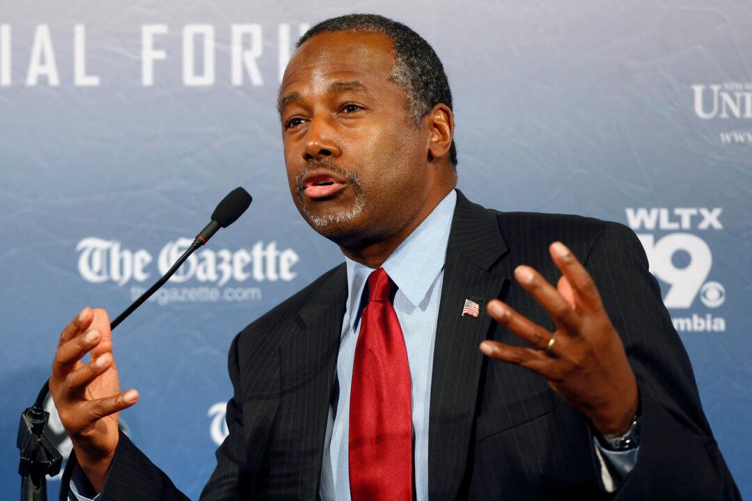 Ben Carson: ‘Wikipedia’ Twitter Users Troll GOP Candidate Over Pyramid Comments
