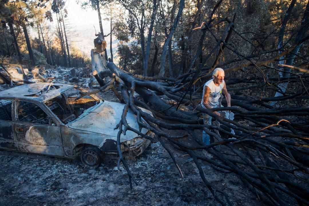 Some California Fire Evacuees Return to Little More Than Ash