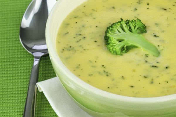 Bowl of cream of broccoli soup. (StephanieFrey/iStock)