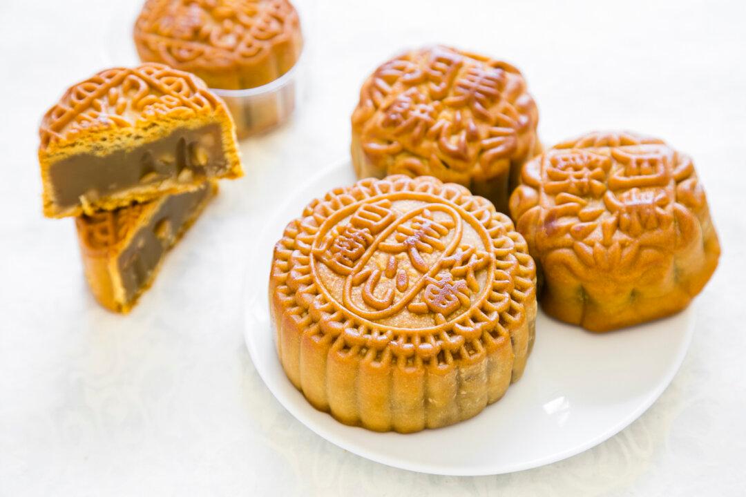 Chinese Mooncake Sales Drop While Lottery Ticket Sales Boom