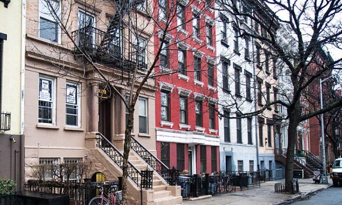Manhattan Apartment Sales Drop, An Ominous Sign For NYC Real Estate Market