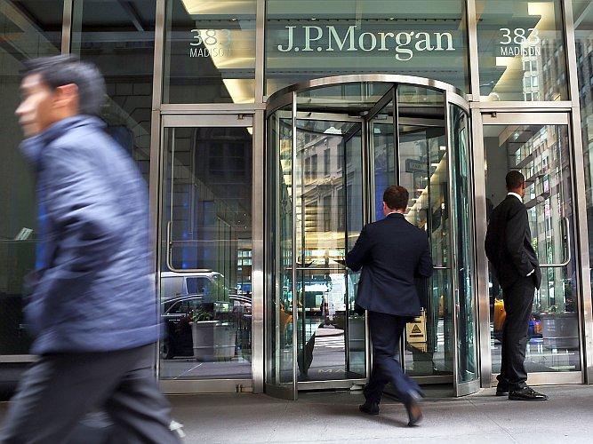 The entrance to JPMorgan Chase & Co.’s headquarters in Manhattan. (Spencer Platt/Getty Images)
