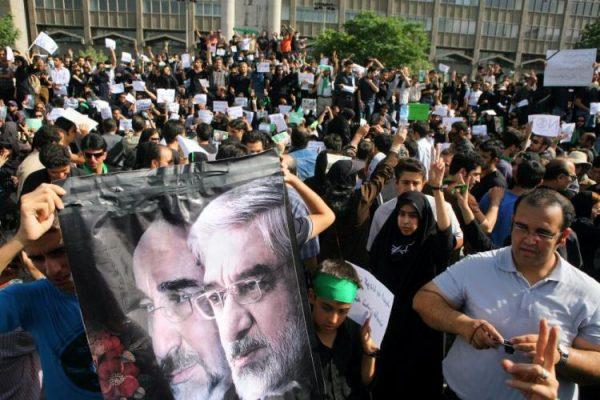 Iranian supporters of defeated reformist presidential candidate Mir Hossein Mousavi demonstrate in Tehran, Iran, on June 18, 2009. Former head of Israel's Mossad said that Mousavi is leading a real revolution that has far-reaching consequences. (Getty Images)