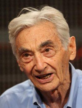 Howard Zinn at the History Channel documentary 'The People Speak' panel in Pasadena, Calif., on July 29, 2009.  (Frederick M. Brown/Getty Images)