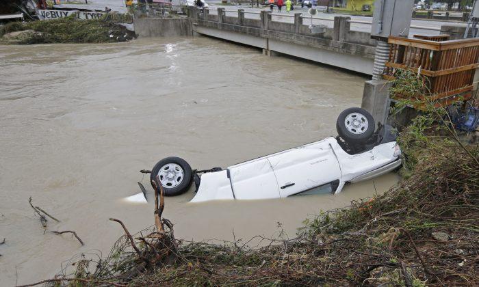 South Carolina Floods Leave a Shared Sense of Memories Lost