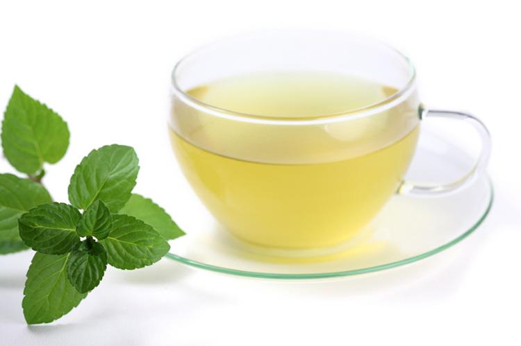 Use peppermint effectively by creating a tea using fresh leaves (Wikimedia Commons)
