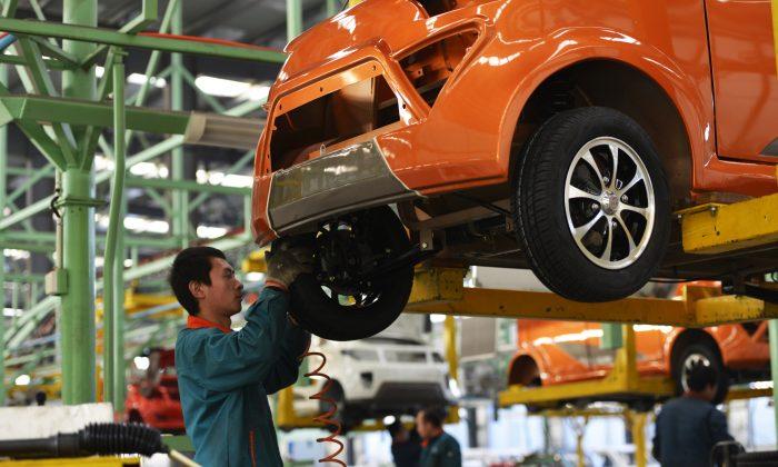 China’s Auto Production, a Manufacturing Backbone, Slumping