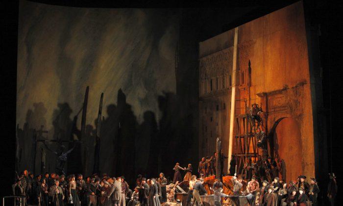 Fiery ‘Il Trovatore’ Returns to the Met