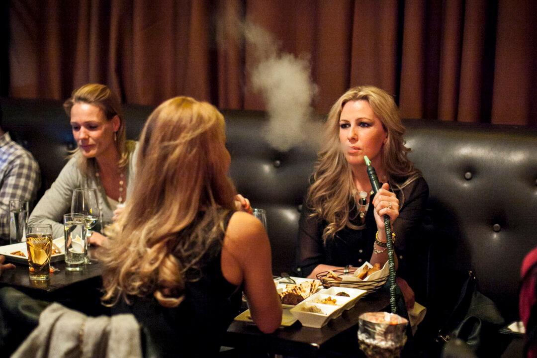 One Hookah Smoking Session Delivers 25 Times the Tar of a Single Cigarette: Study