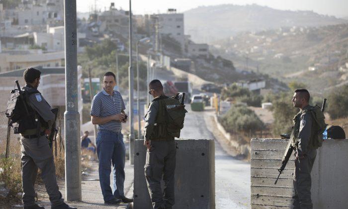 New Apps Help Palestinians Navigate Israeli Checkpoints