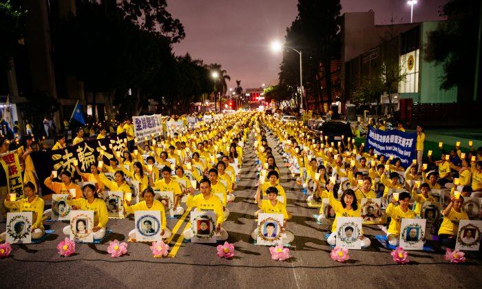 Candlelight Vigil in Los Angeles Calls for End to Persecution of Falun Gong