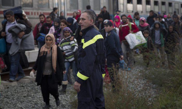 Hungary to Close Border With Croatia to Migrants Overnight