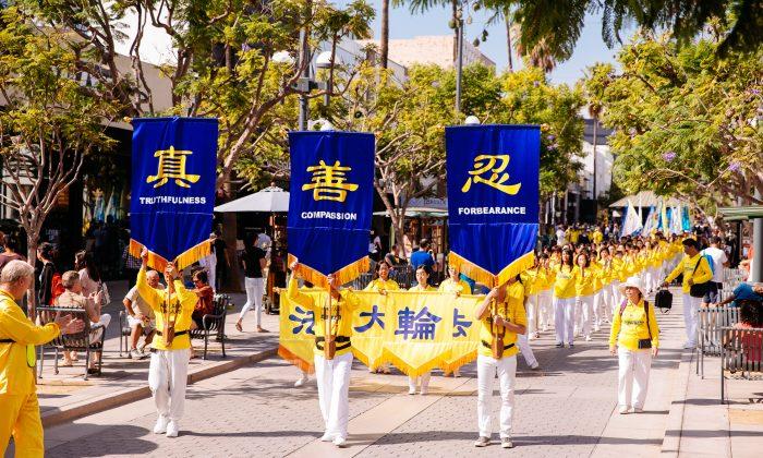 At Santa Monica Rally, Falun Gong Practitioners Tell of Brutal Persecution