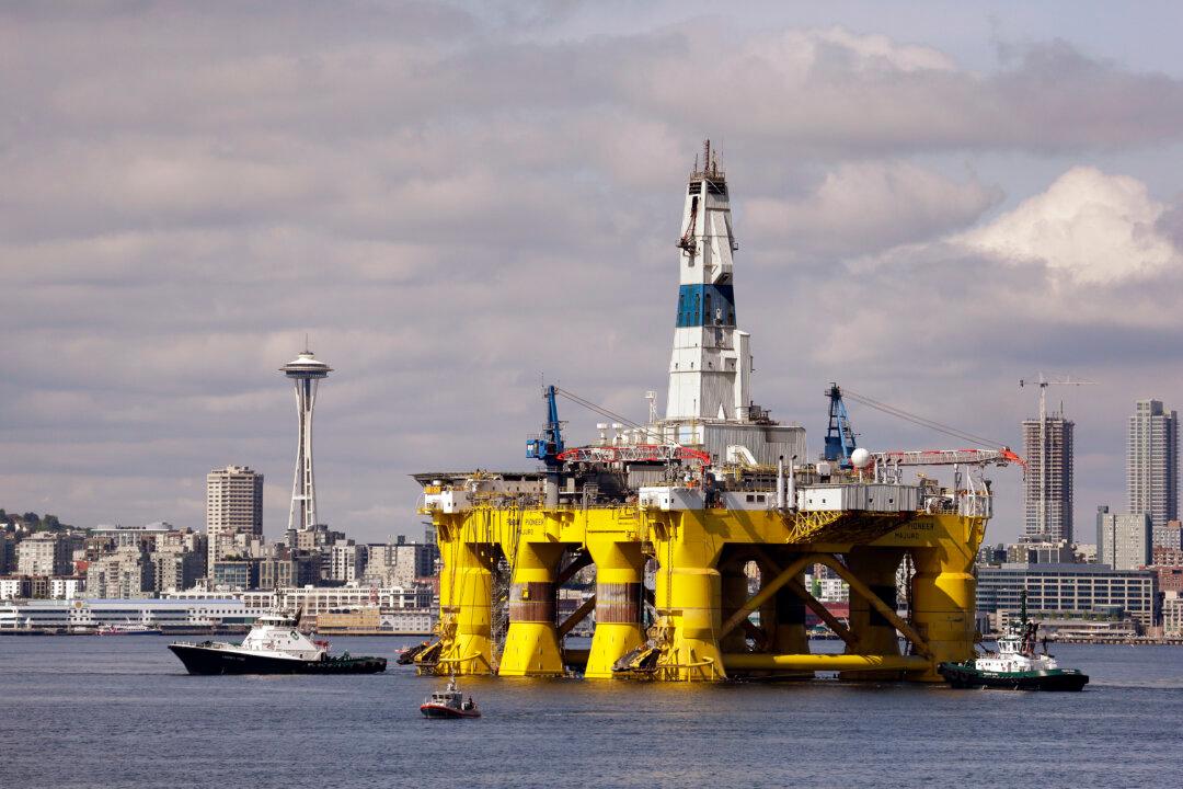 First Oil Flows From Alaska Reserve Set Aside in ‘23