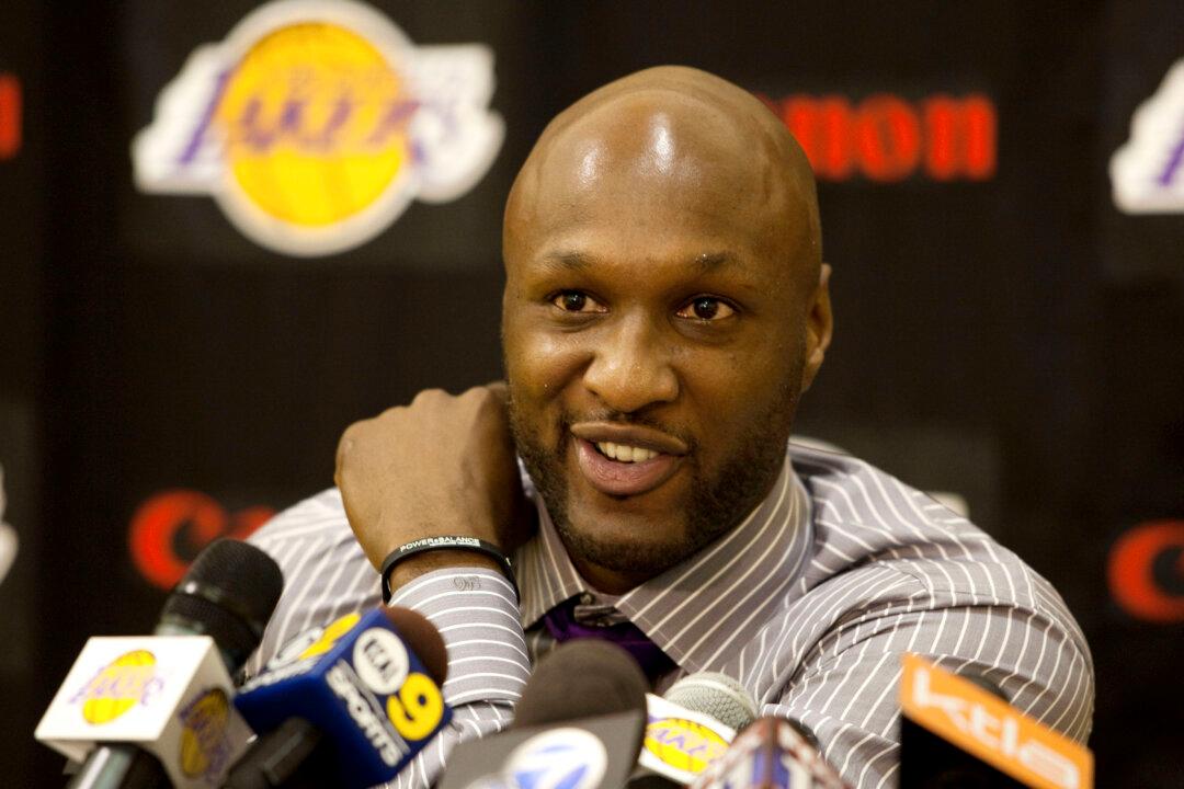 Lamar Odom Regains Consciousness, Family and Friends Say