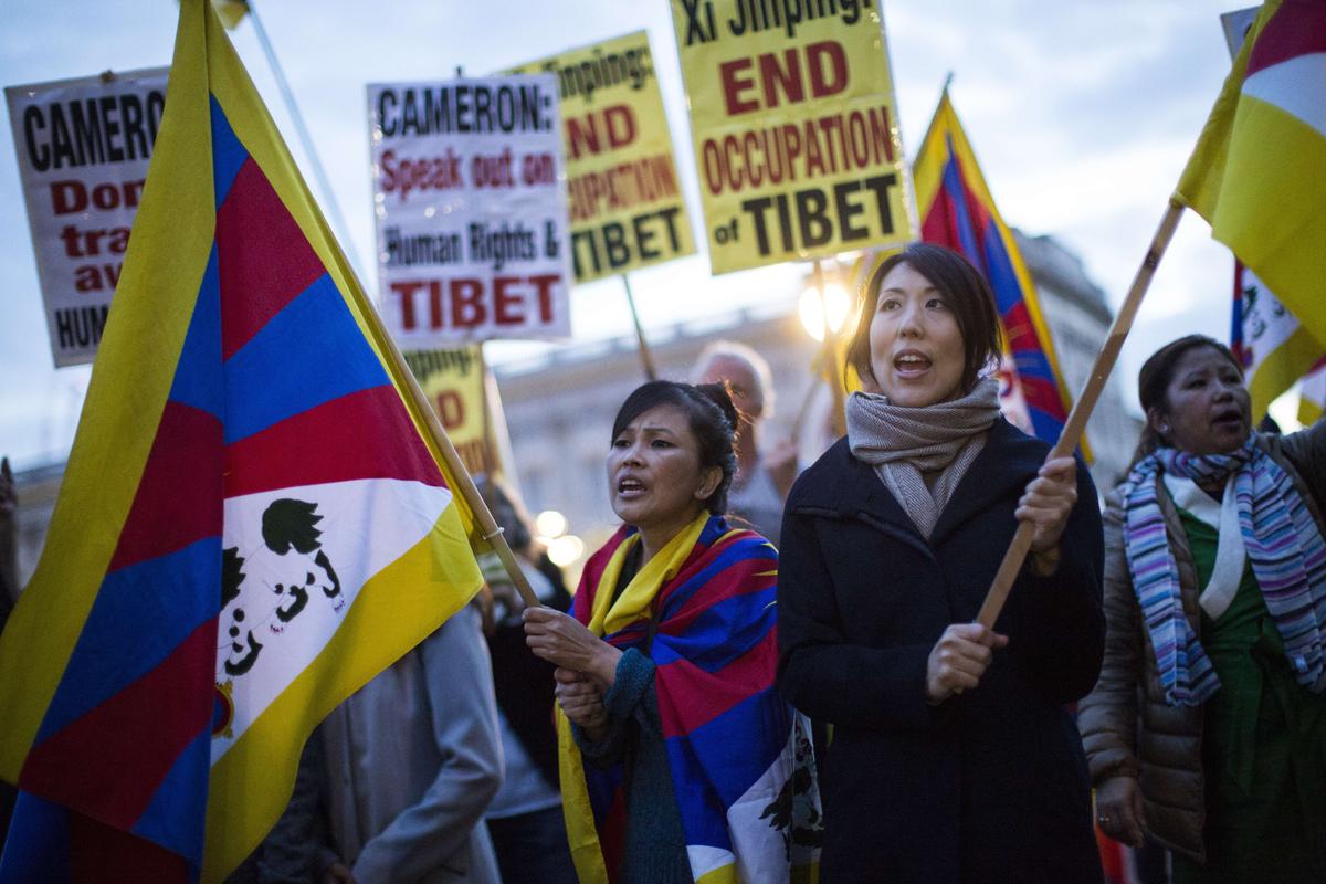 Amid the Pomp and Splendor, Protesters Urge David Cameron and Xi Jinping to Open a Dialogue on Human Rights