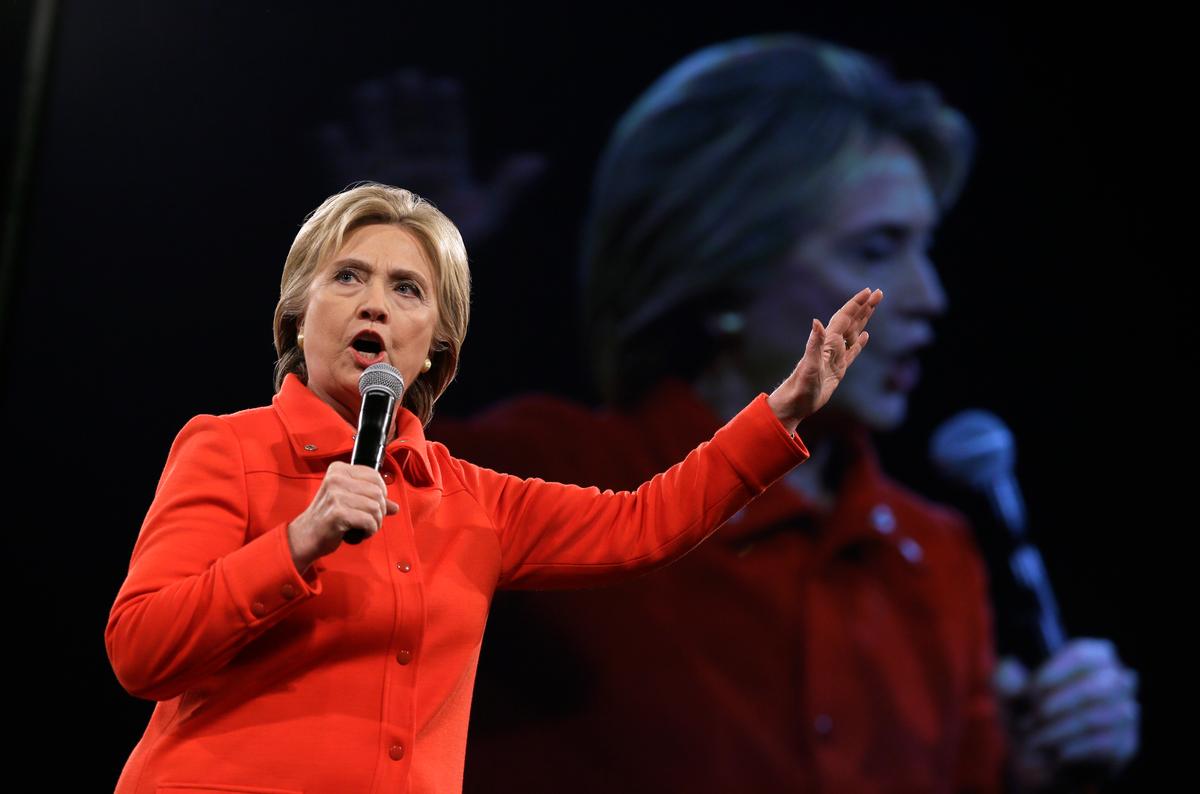 Challenged Anew, Clinton Reaching Back Into 2008 Playbook