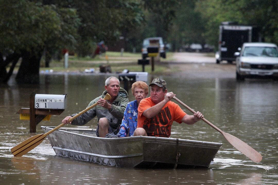 Southeast Texas to Get Heavy Rain; People Told to Be Patient