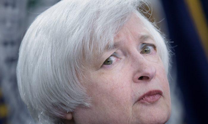 No Fed Rate Hike Likely yet as It Monitors Global Pressures
