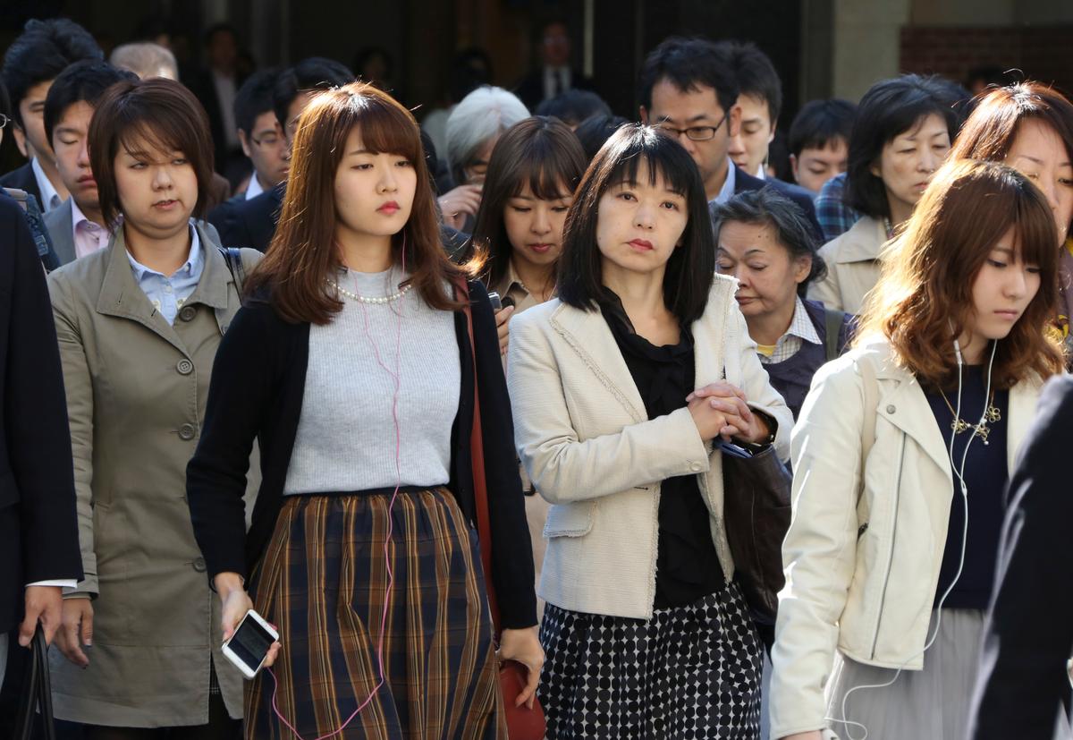 ‘Womenomics’ Makes Small Chips in Japan’s Glass Ceiling