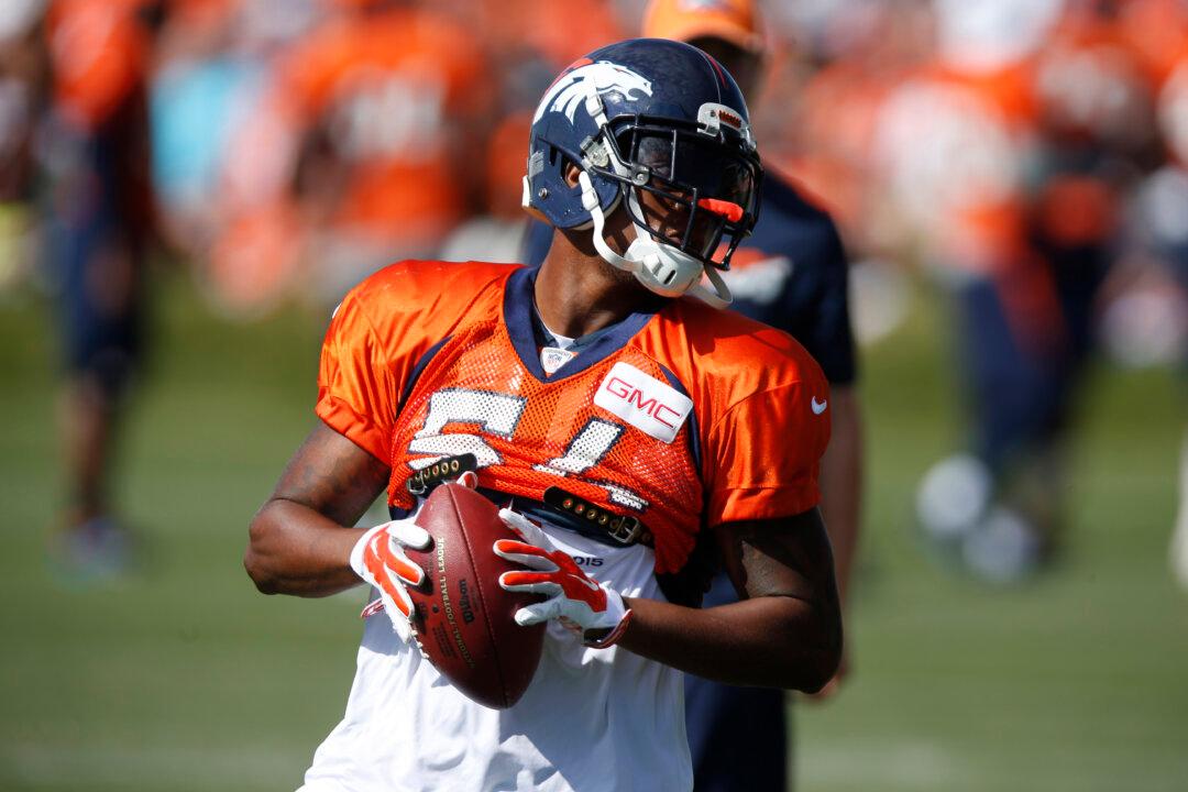 Store Owner Cancels Event After Denver’s Brandon Marshall Doesn’t Stand for Anthem