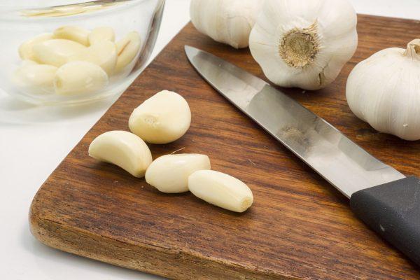 For internal use, fresh garlic is best. (pixs4u/iStock)