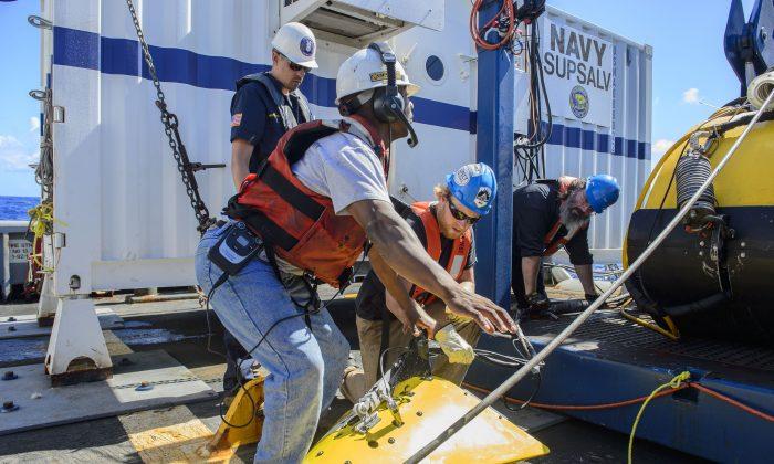 Searchers Locate Wreckage Believed to Be El Faro Cargo Ship