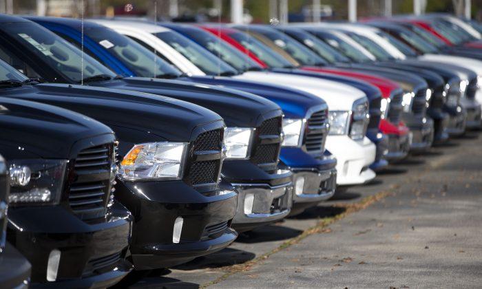 Automakers Post Big October Sales Gains; Record Year in Sight
