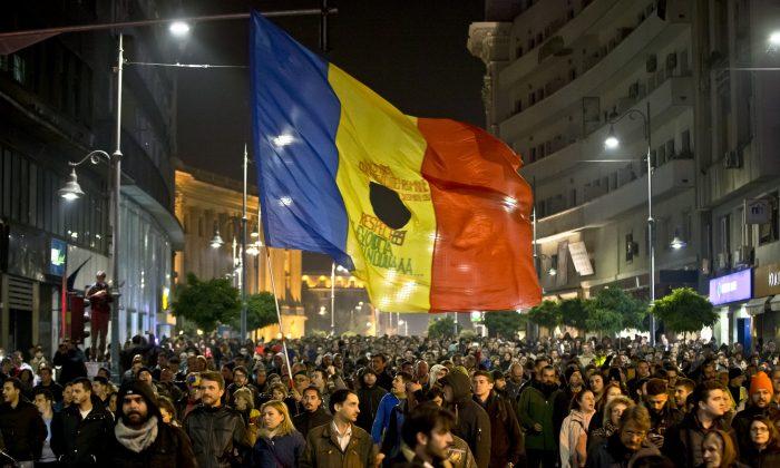 20,000 March Against Government in Romania