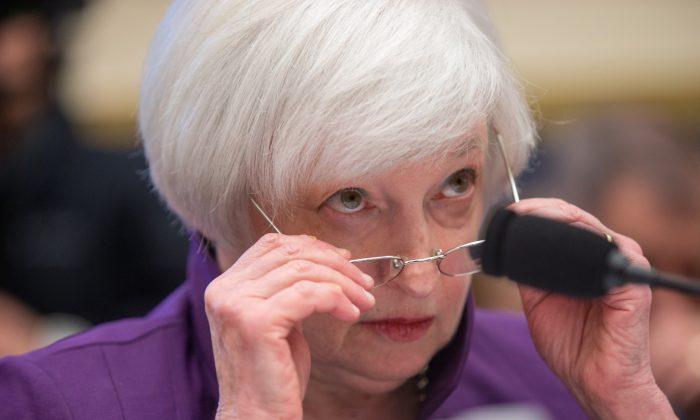 Yellen: December Interest Rate Hike a ‘Live Possibility’
