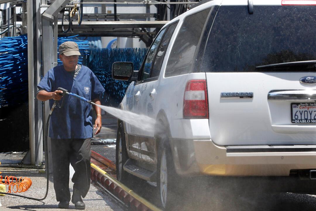 US Productivity Slows in 3rd Quarter