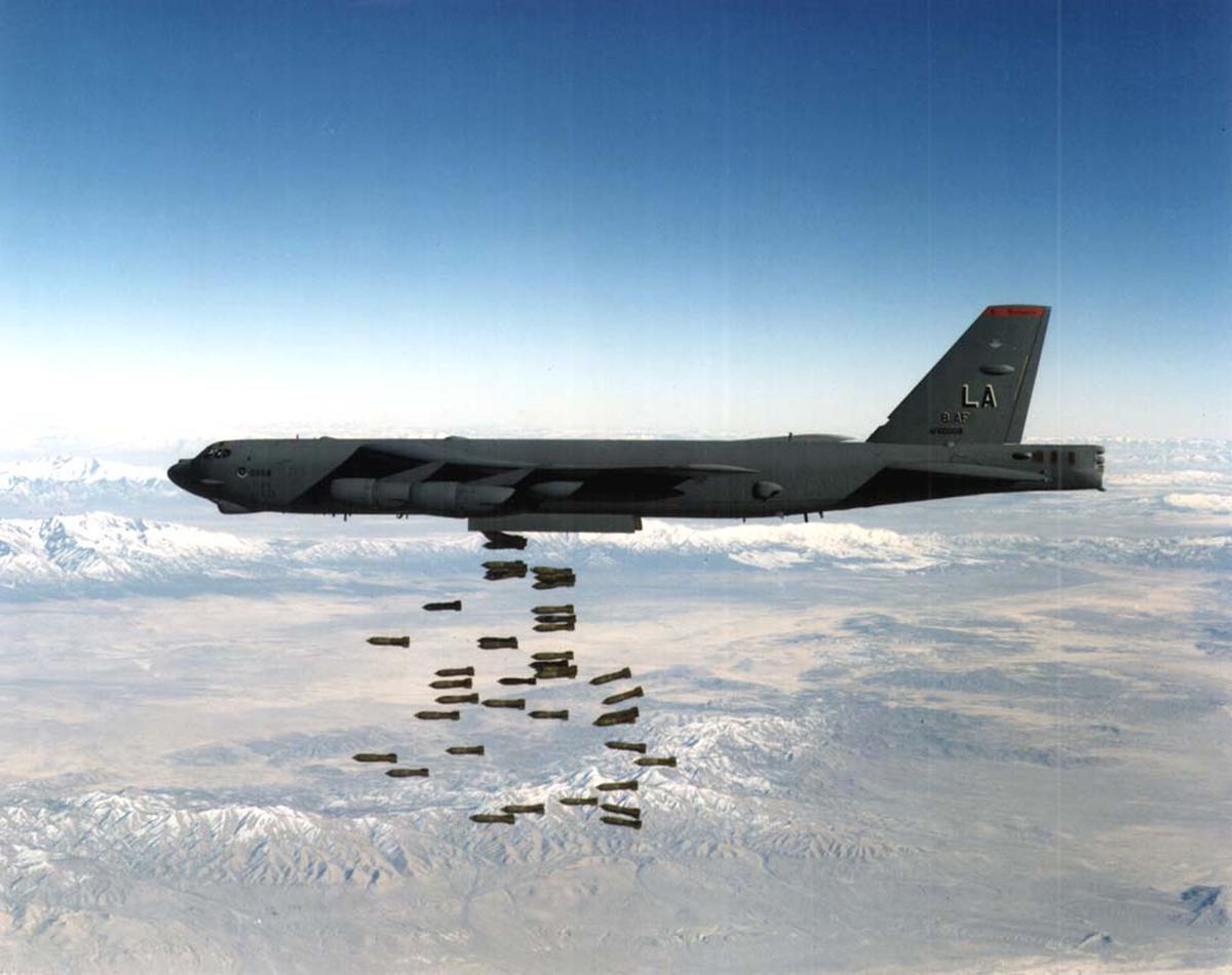 A U.S. Airforce B-52 Stratofortress heavy bomber drops bombs in this undated file photo. (U.S. Airforce/Getty Images)