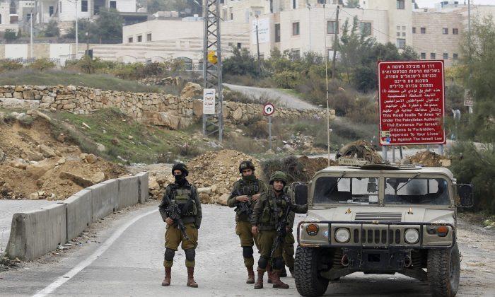 Palestinian Rams Car Into Israelis in West Bank