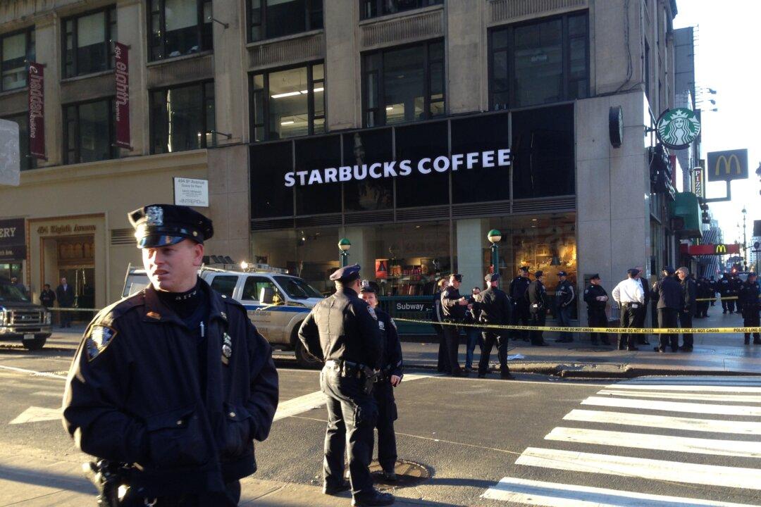 2 NYC Police Officers Wounded in Public Housing Shooting