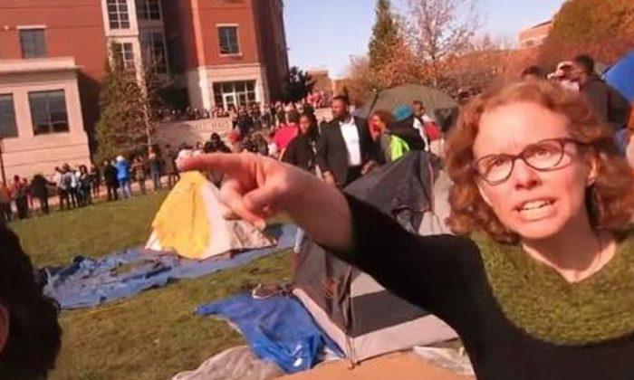 Video Shows University of Missouri Protesters and Professor Pushing Photographer
