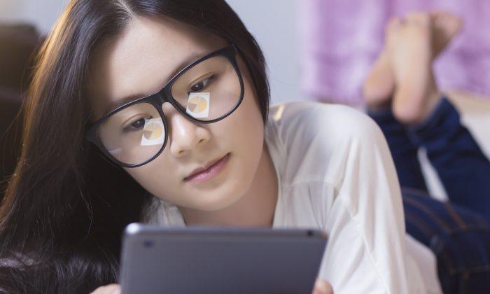 Teens Spend ‘Mind-Boggling’ Nine Hours a Day in Front of Screens, Researchers Find