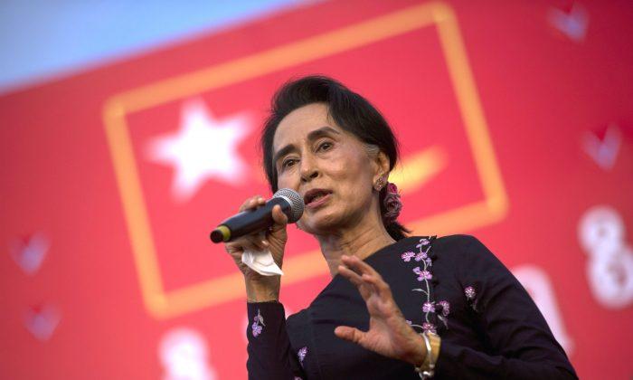Suu Kyi’s Party on Verge of Landslide Win in Burma Polls