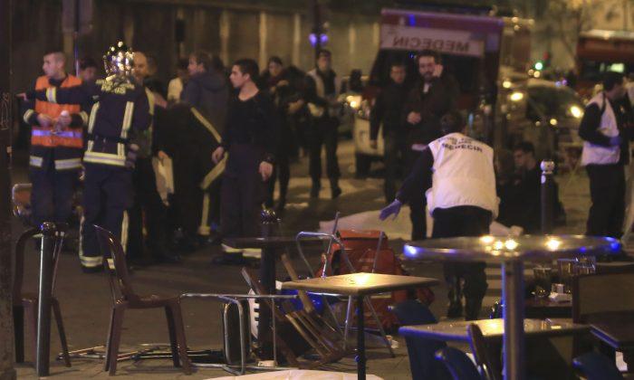 Facebook Safety Check Activated, #PorteOuverte Trend After Paris Attacks