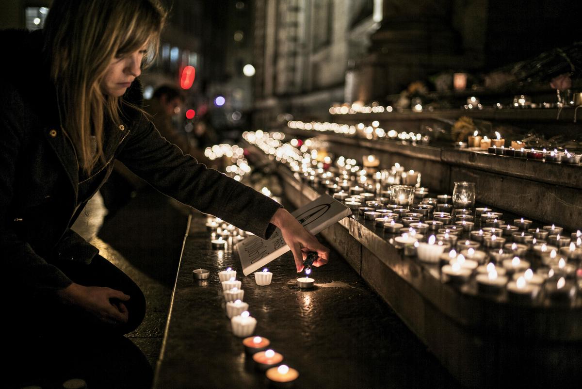 Paris Attacks’ Death Toll Hits 129; 352 Hurt