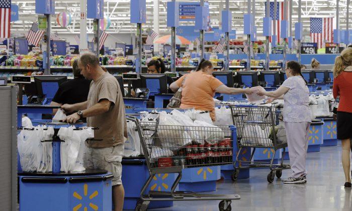 US Retail Sales Crawl Upward in October, Led by Online Shopping