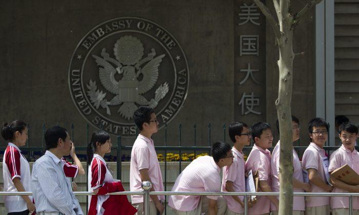 US Visa Denial of Chinese Student With Law Enforcement Link Is the Right Strategy