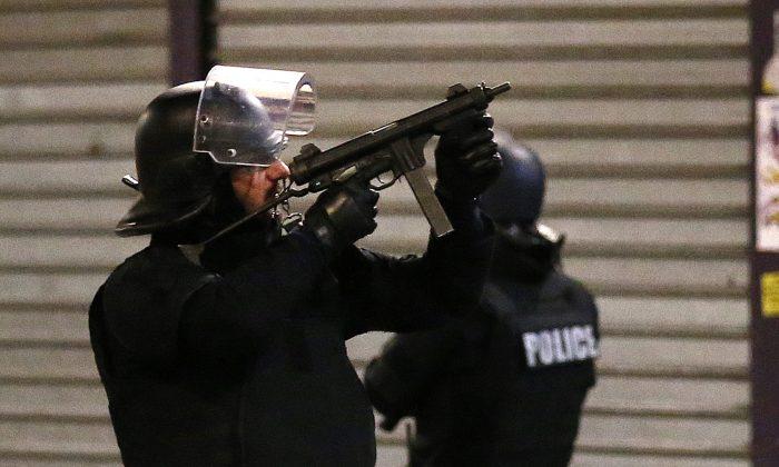 Saint Denis Raid: Suicide Bomber Kills One, Wounds Six During Paris Investigation