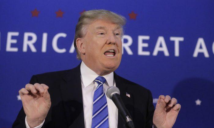 Donald Trump Won’t Rule out Warrantless Searches, Special ID’s for Muslims After Paris Attacks