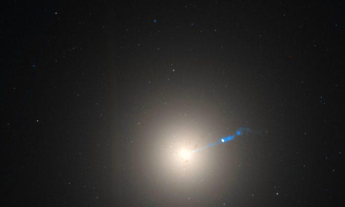 Galaxy With a Heartbeat Gets Its Pulse Taken