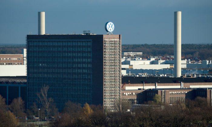 Volkswagen Cutting Investments, to Present US Engine Fixes