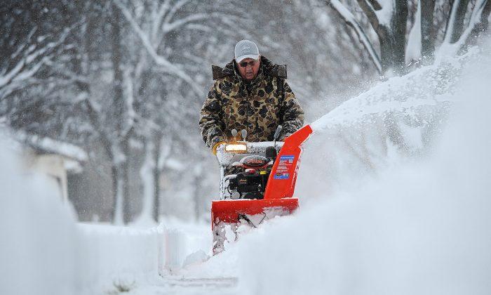 Storm Blankets Parts of Midwest With More Than Foot of Snow
