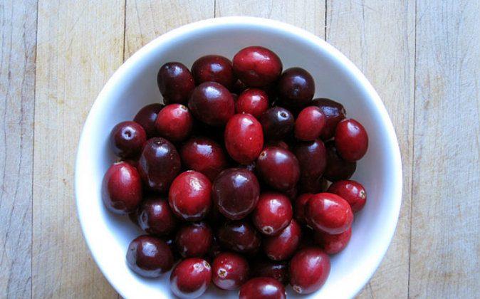 In Honor of Thanksgiving: 4 Health Benefits of Cranberries