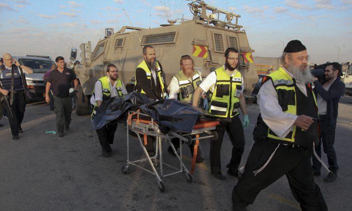 Israeli Woman Stabbed to Death, 3 Attackers Killed